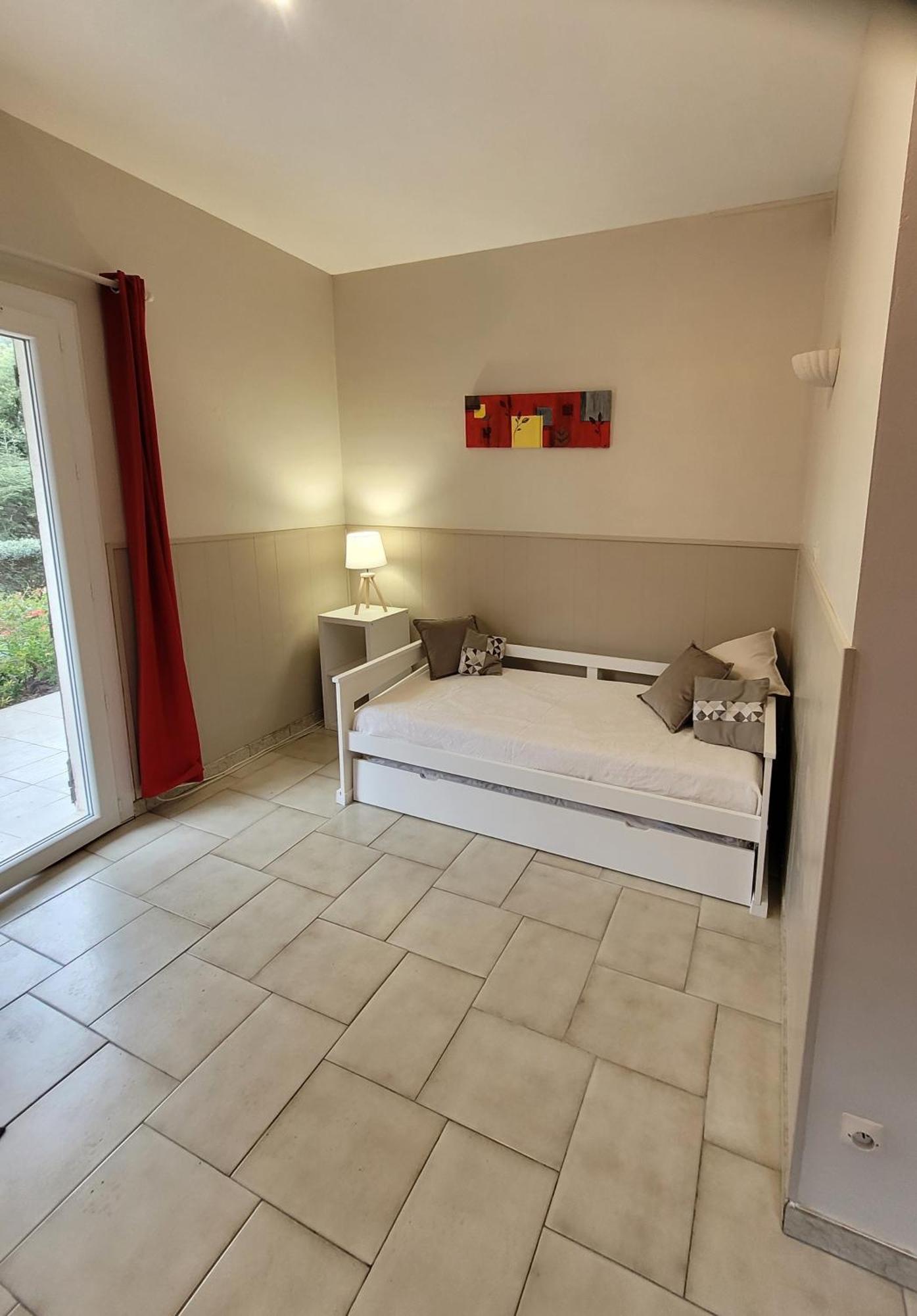 Appartements Dans Villa En Rez De Jardin 히에레 외부 사진
