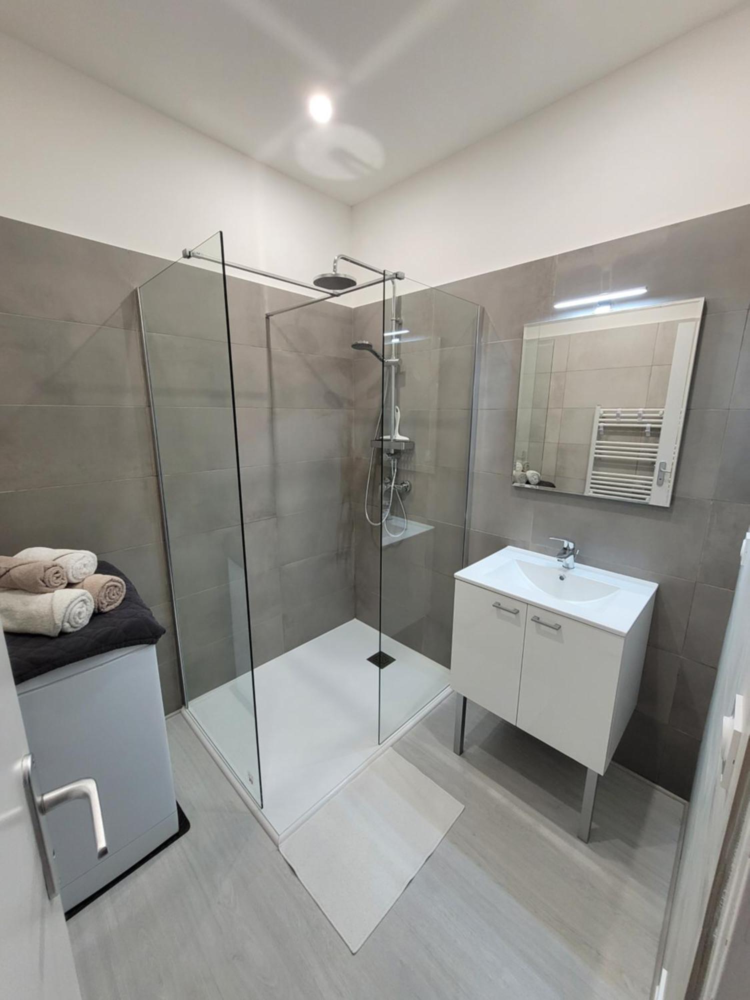 Appartements Dans Villa En Rez De Jardin 히에레 외부 사진